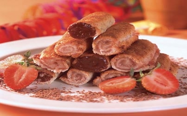Rollitos de chocolate y fresa